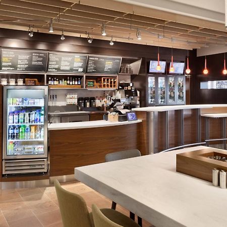 Courtyard By Marriott Boston Dedham/Westwood Hotel Exterior photo