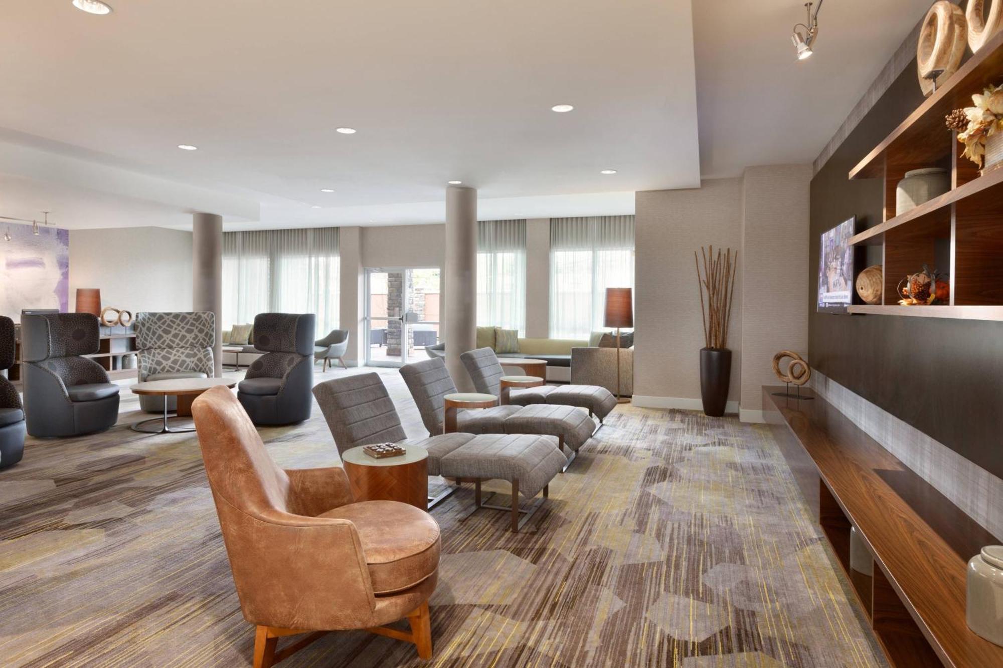 Courtyard By Marriott Boston Dedham/Westwood Hotel Exterior photo