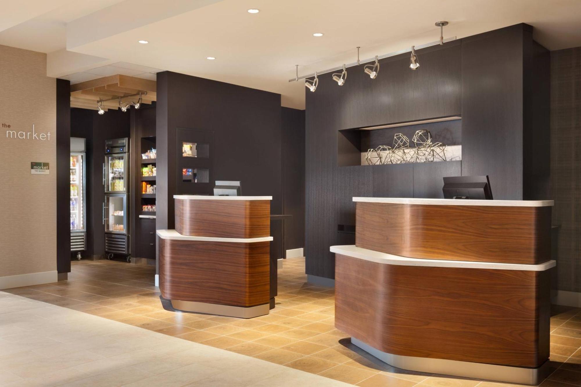 Courtyard By Marriott Boston Dedham/Westwood Hotel Exterior photo