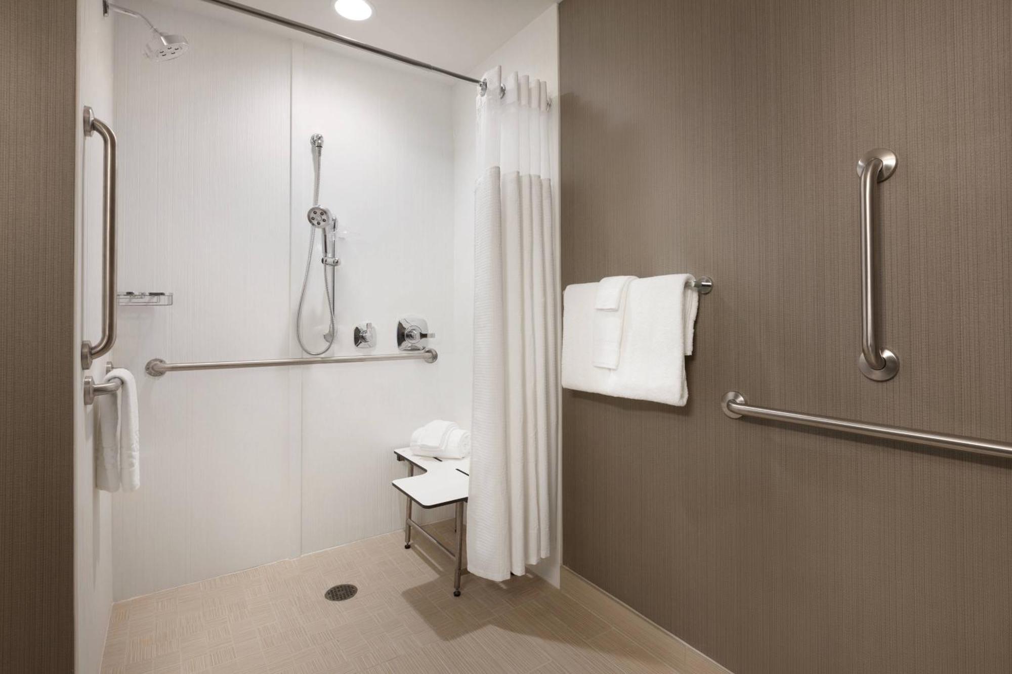 Courtyard By Marriott Boston Dedham/Westwood Hotel Exterior photo